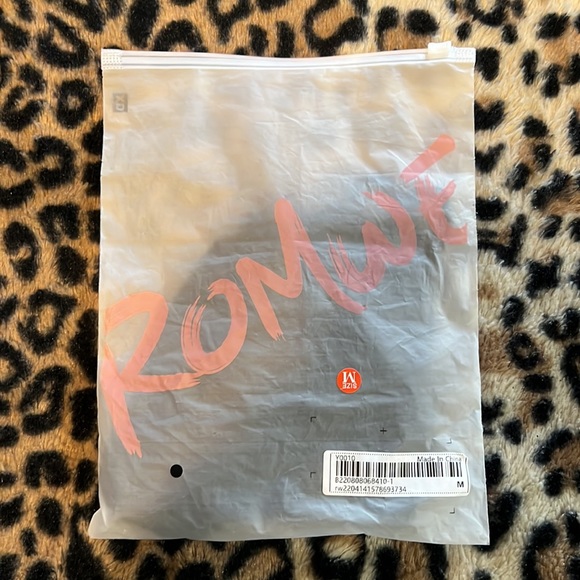 Black Distressed Crop - Picture 6 of 6